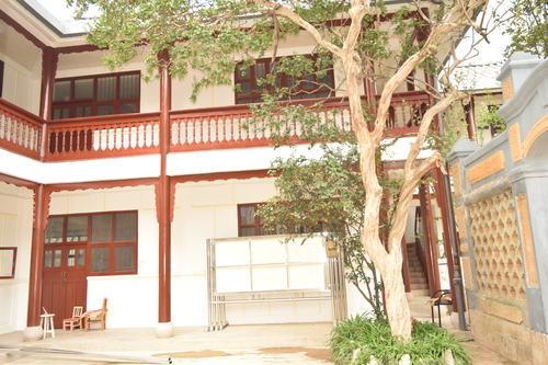 9.朱德亲手所种的紫薇