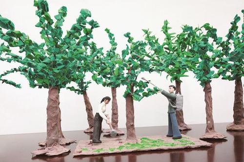 　　　第三种形态是“对严重违纪的重处分、作出重大职务调整应当是少数”，强调“治病树”理念。