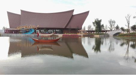 如今的三合村民入住幸福里小区，一走出家门就是风景如画的古滇大码头