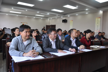 新任职领导干部虚心接受廉政谈话.jpg