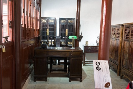 市网站格式——3.旧居书房.jpg