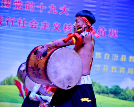 4敲响文明创建的战鼓.jpg