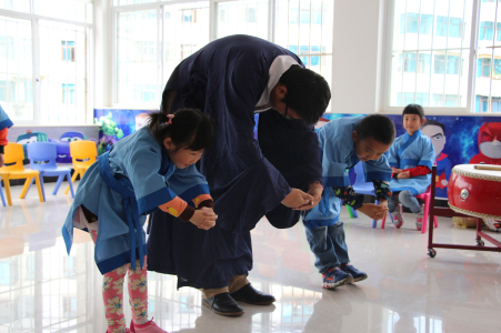 着汉服行汉礼.jpg