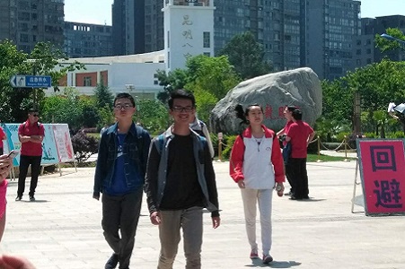 自信满满上战场.jpg