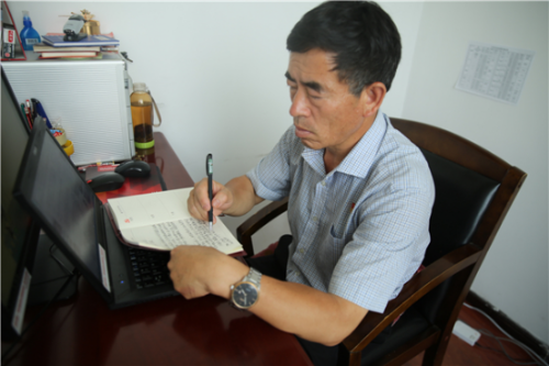 【纪检人·镜头】呈贡纪检干部及时学习宣传新修订的《中国共产党纪律处分条例》439.png