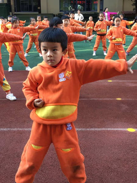 3.小小的身体里，怀着个新年梦想，我要健康快乐成长。