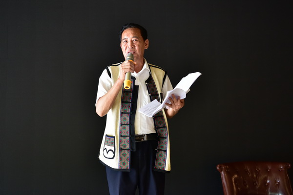 “五四运动，孕育了以爱国、进步、民主、科学为主要内容的伟大五四精神，其核心是爱国主义。”老团干向青年人讲述五四运动的历史和意义。.jpg