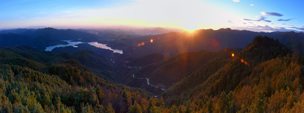 5《夕照松华》.jpg
