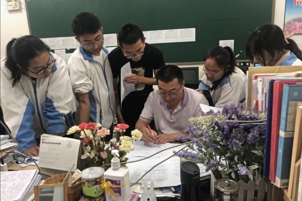 晚间“小灶” 津津有味.jpg