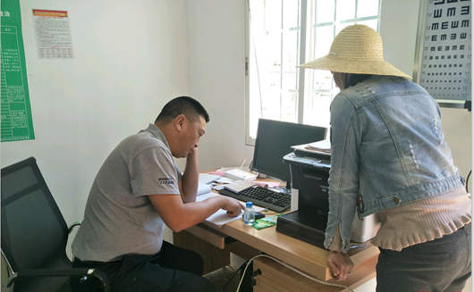 对村卫生室健康扶贫工作开展情况进行监督检查_副本.png