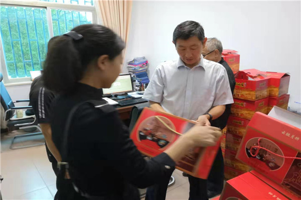 7ef2b2c9c1da4af36a0e51a8d6c3493_副本.jpg