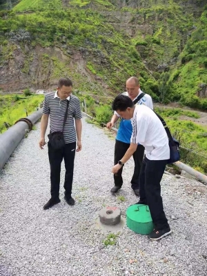 检查组对工程质量进行实地查看。微信图片_20190816150218_副本.jpg
