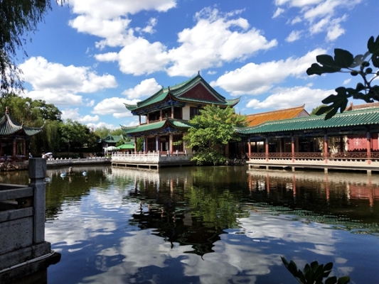 半亩方塘一鉴开，天光云影共徘徊。微信图片_201909270926357吴建坤_副本_副本.jpg