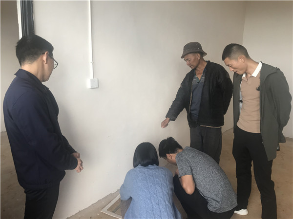 6（面积不达标，入户查看贫困户安置房）