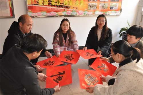 比比谁更“廉”.jpg
