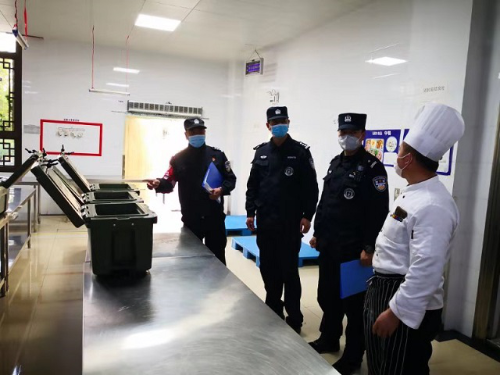 对重点场所消杀情况开展实地督察。