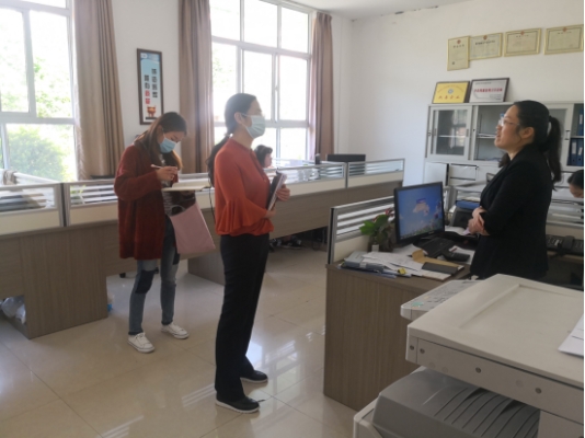 06 督查组到富民圣吉祥医疗器械有限责任公司了解企业生产存在的困难