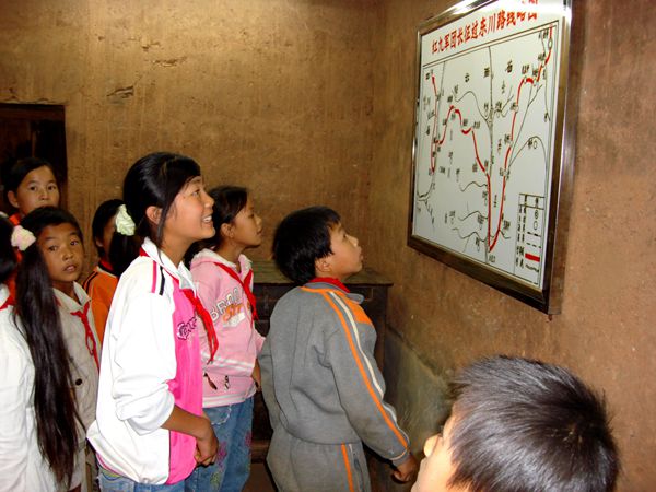 7六一节爱国主义教育－参观树桔红军渡纪念馆2_副本_副本_副本.jpg
