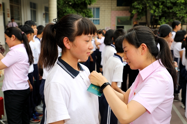 如何成为一个团员 3260930_600x500.jpg