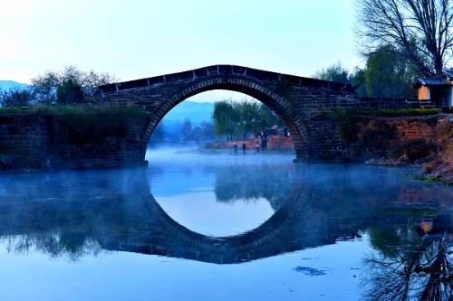 枯藤老树昏鸦，小桥流水人家。（蒋莉  摄）.jpeg