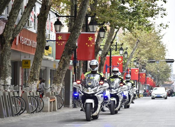 1644977060021072414.jpg cj8.jpg