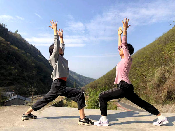 汤玲_副本.jpg