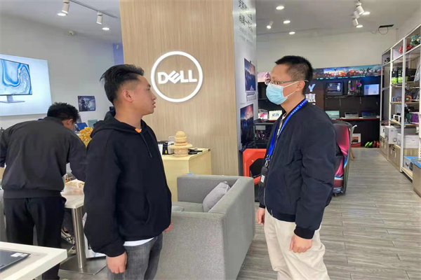 王莉莉，第三巡察组到被巡察单位辖区经营户了解服务企业相关情况.jpg