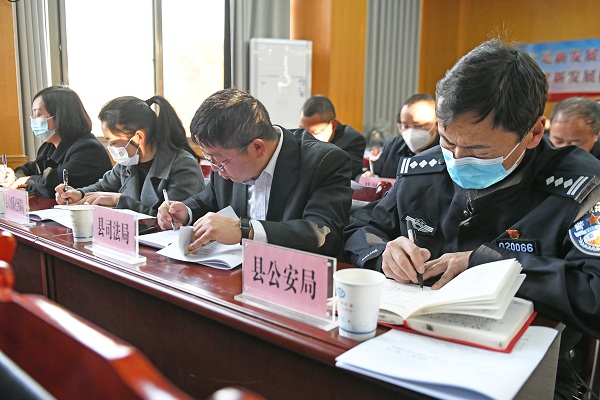 认真记录1.jpg