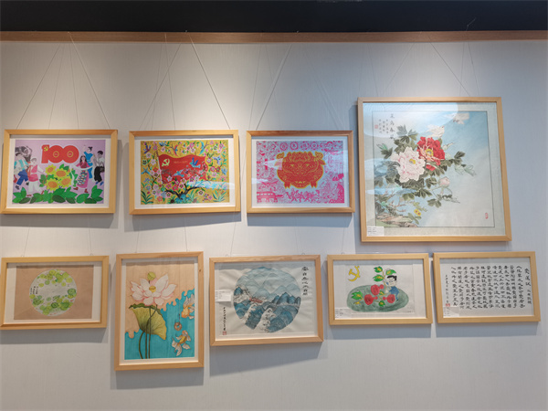 组织开展全区”清廉家风“好作品之农民画展览活动.jpg