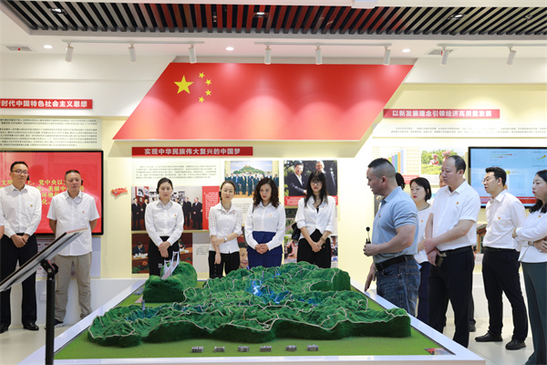 纪检人镜头04.jpg