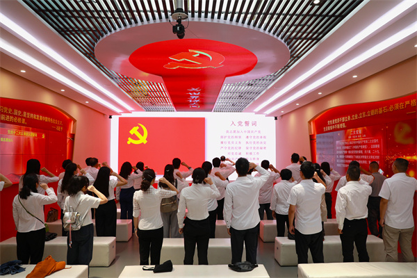 纪检人镜头06.jpg