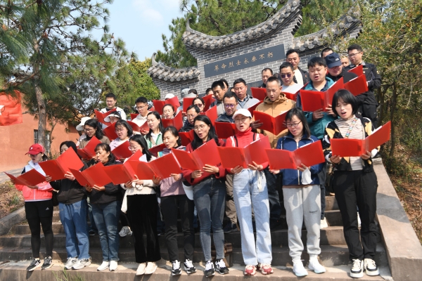 集体朗诵诗歌.jpg